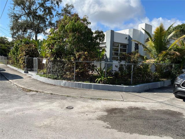 Home for sale at 6730 NE MIAMI PL - photo 6006869