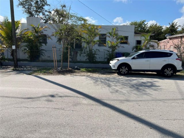 Home for sale at 6730 NE MIAMI PL - photo 6006870