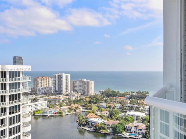 Apartment for sale  Unit #PH 3105 - photo 5682692