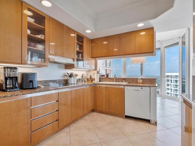 Apartment for sale  Unit #PH 3105 - photo 5682703