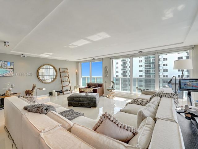 Apartment for sale  Unit #908S - photo 5678581