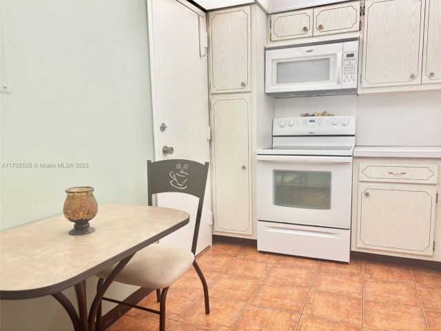 1-bedroom condo for sale in Hallandale Beach - 1965 S Ocean Dr 11N - MondialRealty