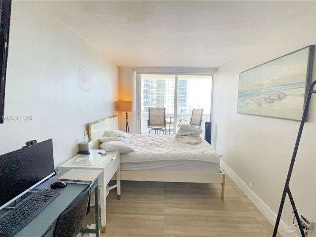 Apartment for rent  Unit #A-1951 - photo 5973180