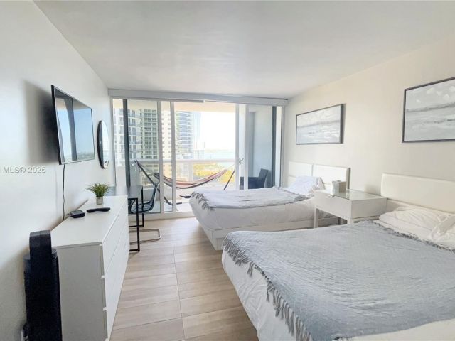 Apartment for rent  Unit #A-1951 - photo 5973184