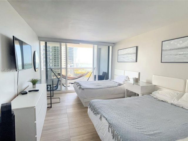 Apartment for rent  Unit #A-1951 - photo 5973185