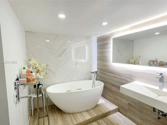 Apartment for rent  Unit #A-1951 - photo 5973188