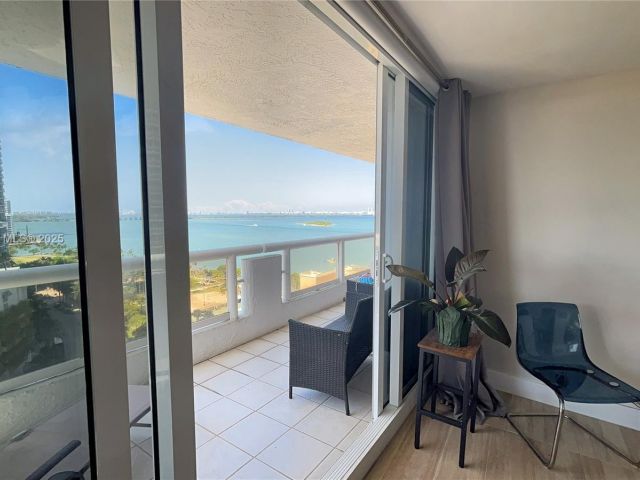 Apartment for rent  Unit #A-1951 - photo 5973189