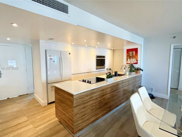 Apartment for rent  Unit #A-1951 - photo 5973193