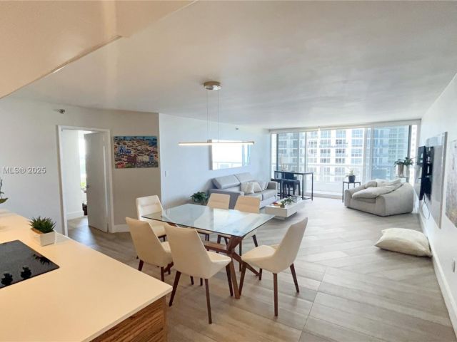 Apartment for rent  Unit #A-1951 - photo 5973197