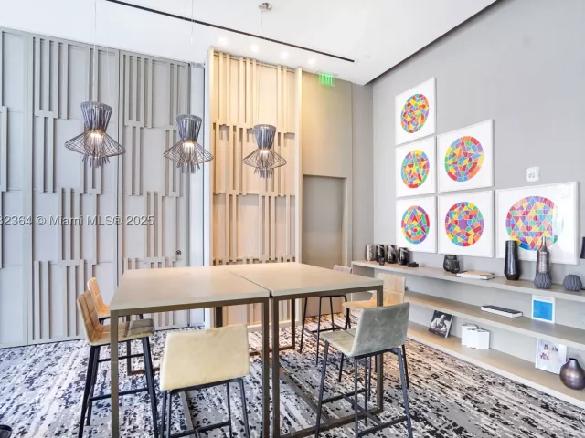 3-bedroom condo for sale in Hollywood - 4010 S Ocean Dr R2604 - MondialRealty