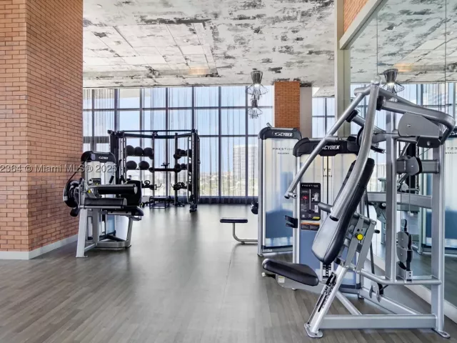 3-bedroom condo for sale in Hollywood - 4010 S Ocean Dr R2604 - MondialRealty