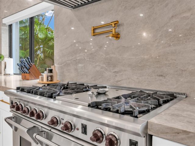 Home for rent at 319 S Riverside Dr - photo 5541317