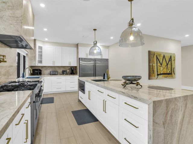 Home for rent at 319 S Riverside Dr - photo 5541319