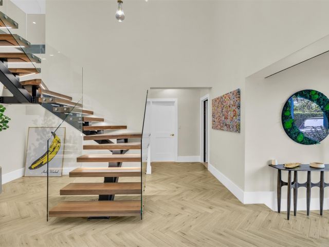 Home for rent at 319 S Riverside Dr - photo 5541325