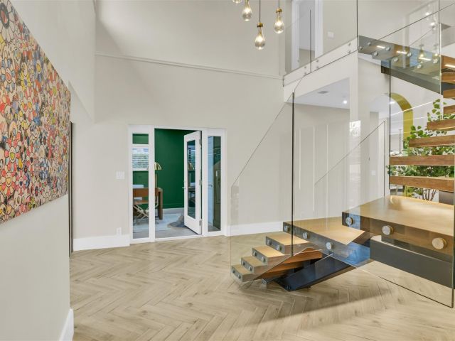 Home for rent at 319 S Riverside Dr - photo 5541326