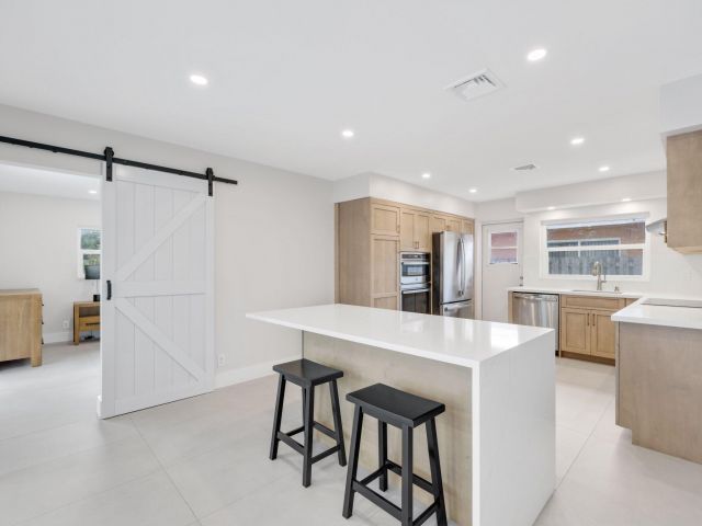 Home for rent at 2624 SE 9th Street - photo 5543731