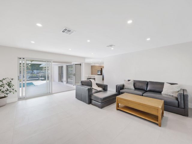 Home for rent at 2624 SE 9th Street - photo 5543735