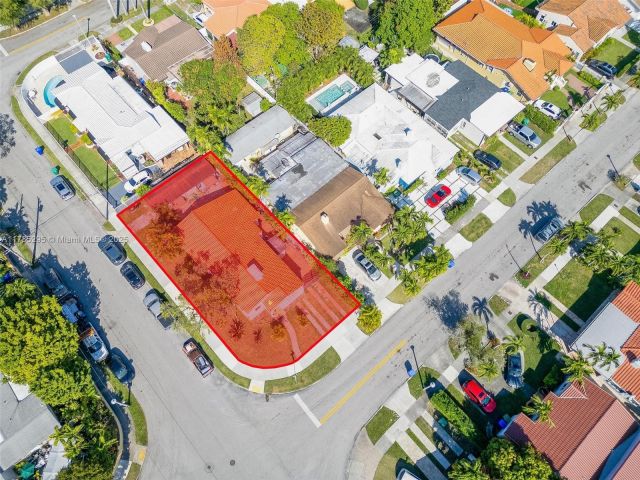 Home for sale at 2039 SW 17th St - photo 5832639