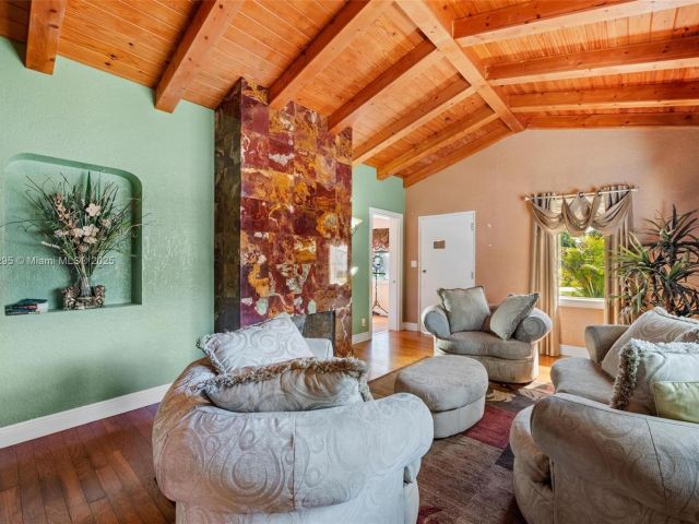 Home for sale at 2039 SW 17th St - photo 5832644