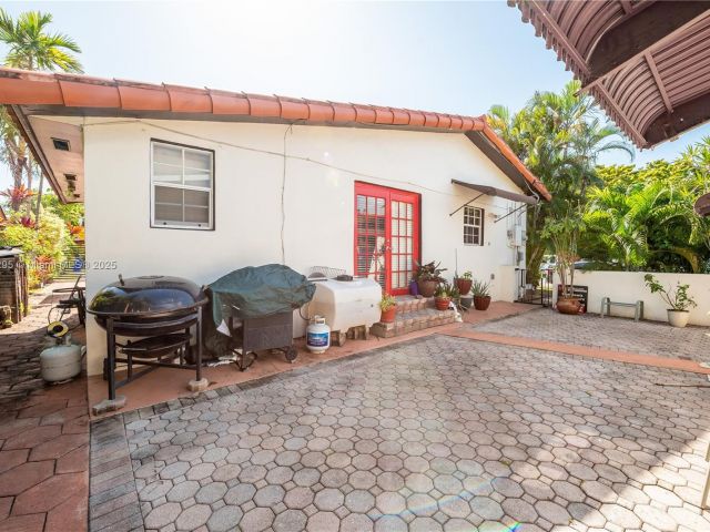 Home for sale at 2039 SW 17th St - photo 5832650