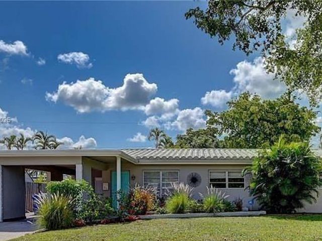 Home for sale at 1180 SW 4th Ter - photo 5539691