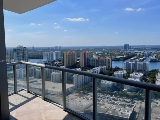 Apartment for sale  Unit #3304 - photo 5671010