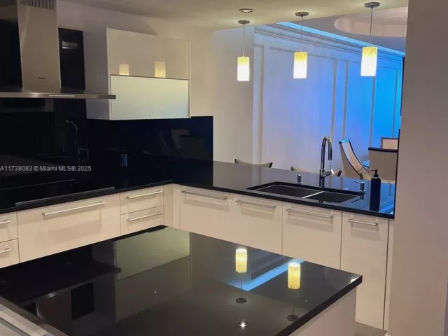 Apartment for sale  Unit #3304 - photo 5671015