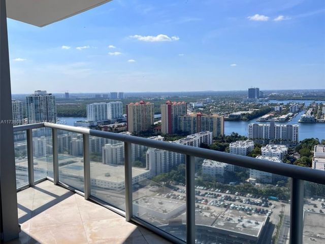 Apartment for sale  Unit #3304 - photo 5671010