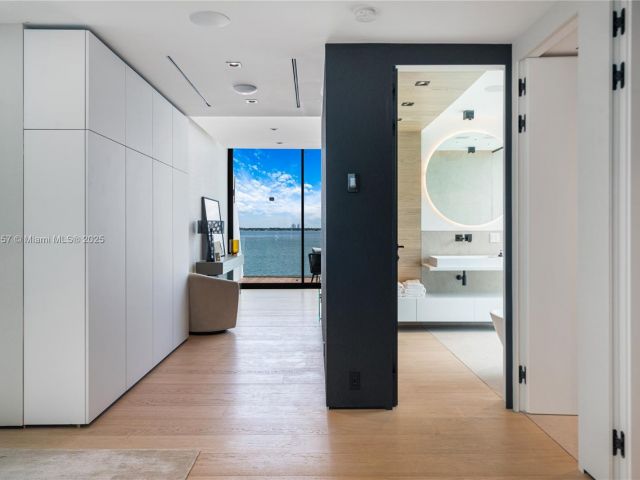 Home for rent at 1369 N Venetian Way - photo 5842549