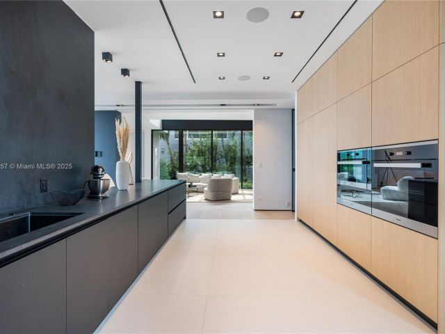 Home for rent at 1369 N Venetian Way - photo 5842558