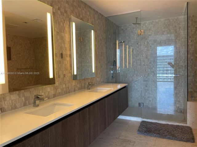 Apartment for sale  Unit #2408 - photo 5608064