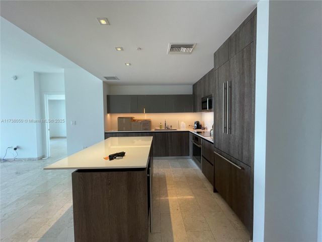 Apartment for sale  Unit #2408 - photo 5608069