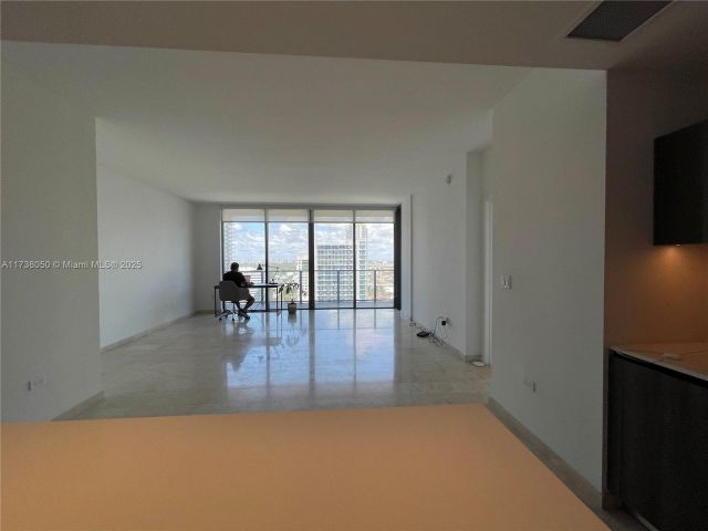 Apartment for sale  Unit #2408 - photo 5608072