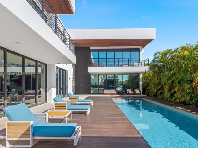 Home for sale at 3462 NE 171st St - photo 5858113