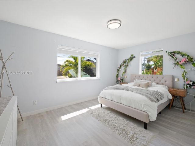 Home for sale at 1410 S 22nd Ave - photo 6012597