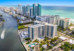 Apartment #325 at The Hallmark of Hollywood