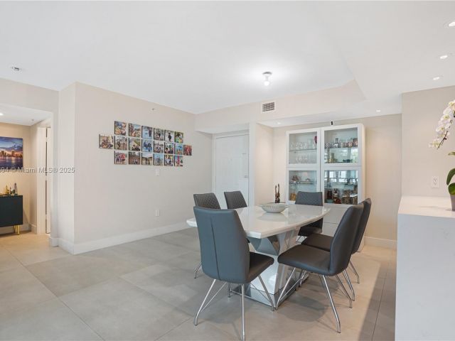 Apartment for sale  Unit #704 - photo 5618817