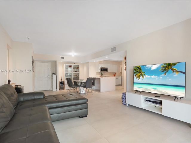 Apartment for sale  Unit #704 - photo 5618821