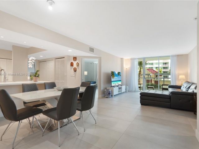 Apartment for sale  Unit #704 - photo 5618824