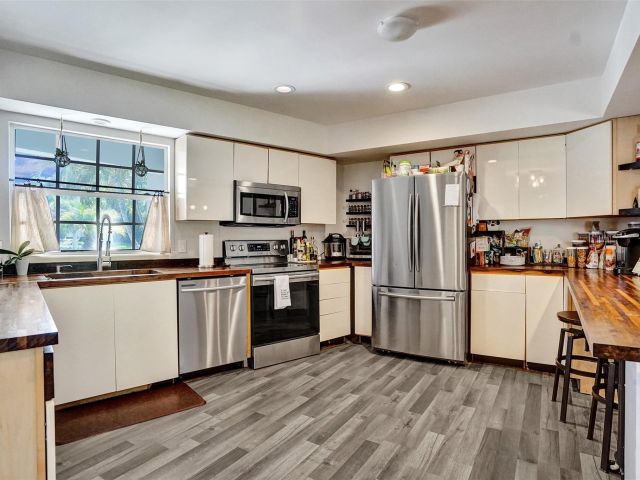 Home for sale at 1325 Middle River Dr - photo 5762343