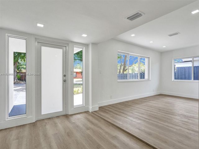 Home for sale at 1609 NW 7th Ter - photo 5816896