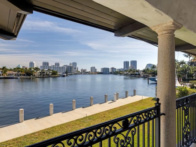 Home for sale at 2301 Aqua Vista Blvd - photo 6125017