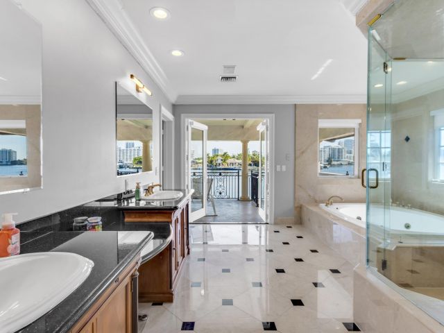 Home for sale at 2301 Aqua Vista Blvd - photo 6125020