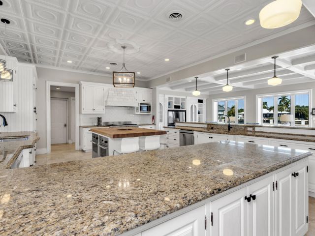 Home for sale at 2301 Aqua Vista Blvd - photo 6125025