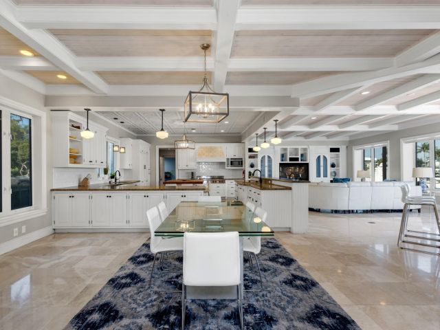 Home for sale at 2301 Aqua Vista Blvd - photo 6125028