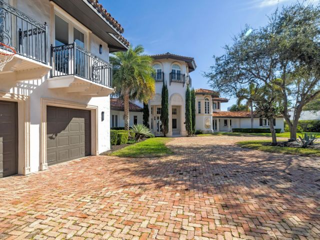 Home for sale at 2301 Aqua Vista Blvd - photo 6125033