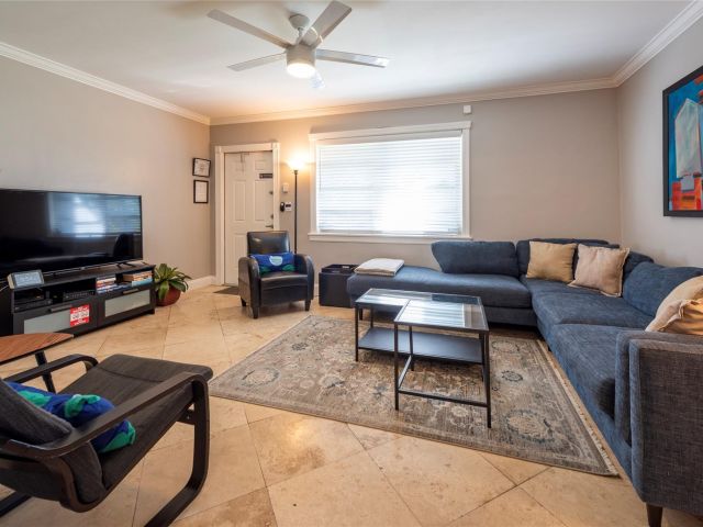 Home for rent at 1541 NW 6th Ave - photo 5892543