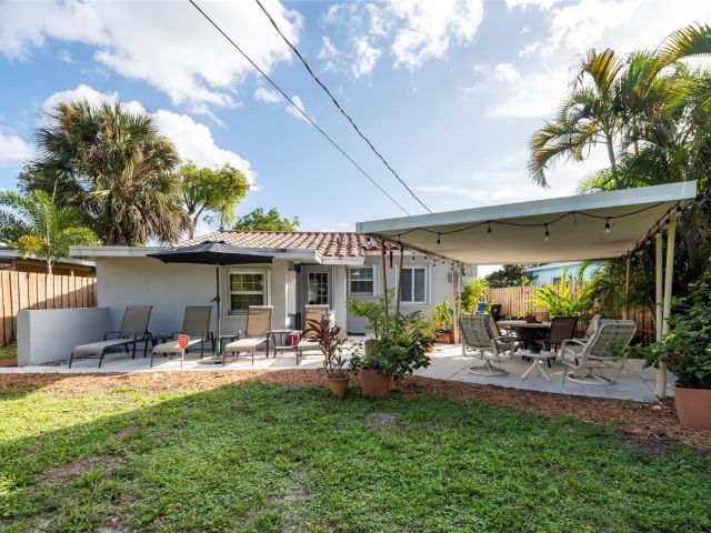 Home for rent at 1541 NW 6th Ave - photo 5892550