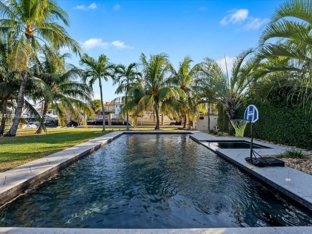 Home for sale at 2104 NE 124th St - photo 5534359