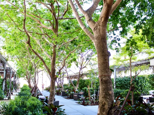 1-bedroom condo for sale in Miami - 1435 Brickell Ave 3010 - MondialRealty